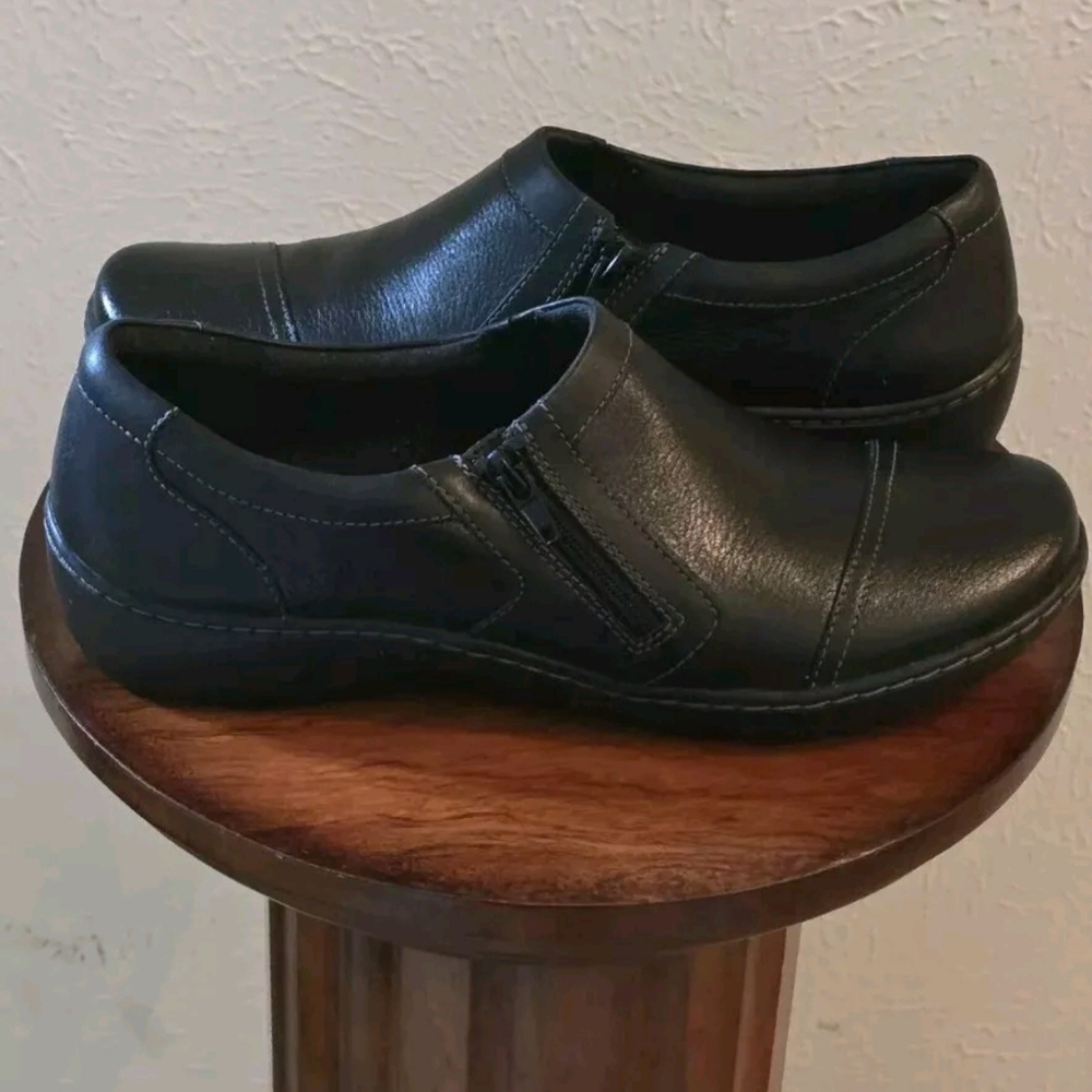 Clarks Cora Giny Women’s Black Leather Side-Zip Slip-On Loafer Shoes Size 9.5 M - Picture 4 of 10